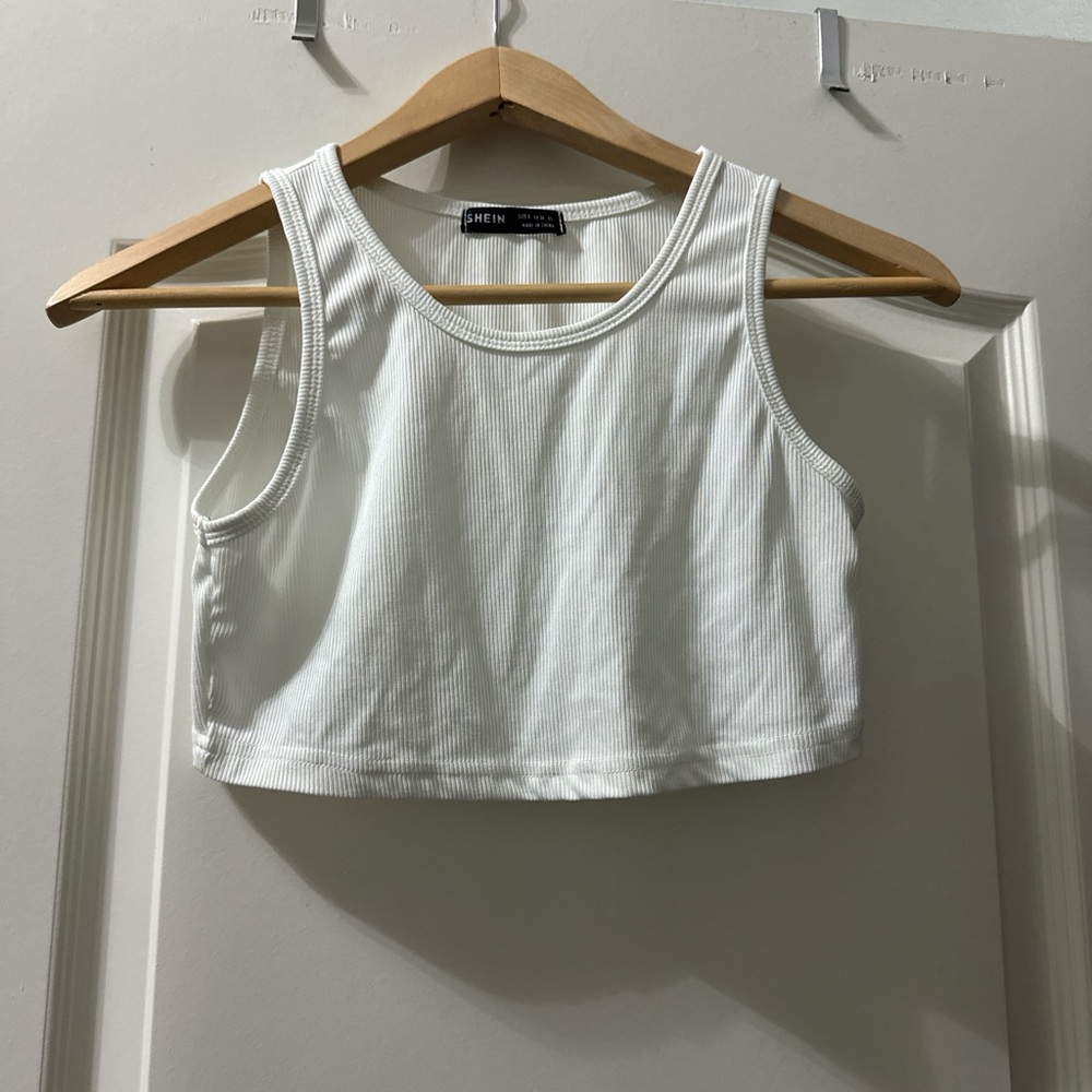 SHEIN White Ribbed Crop Top